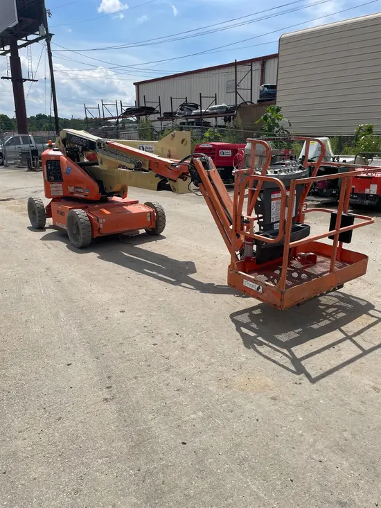 2016 JLG E450AJ Articulating Boom Lift