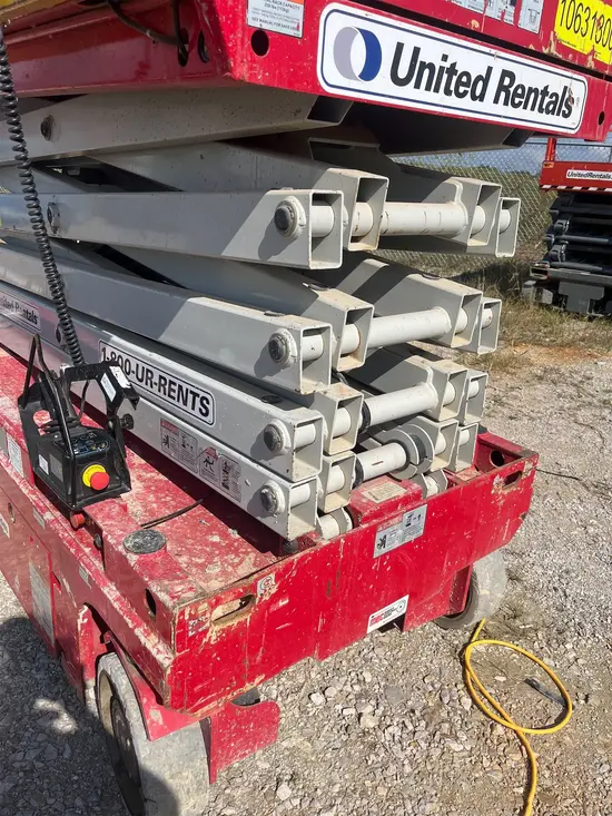 2017 MEC 3346SE Scissor Lift