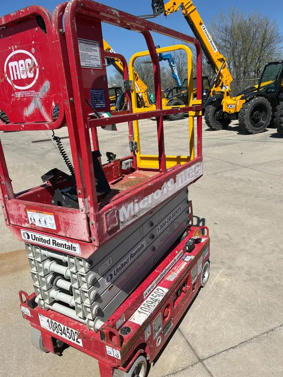 2019 MEC MICRO 19 Scissor Lift
