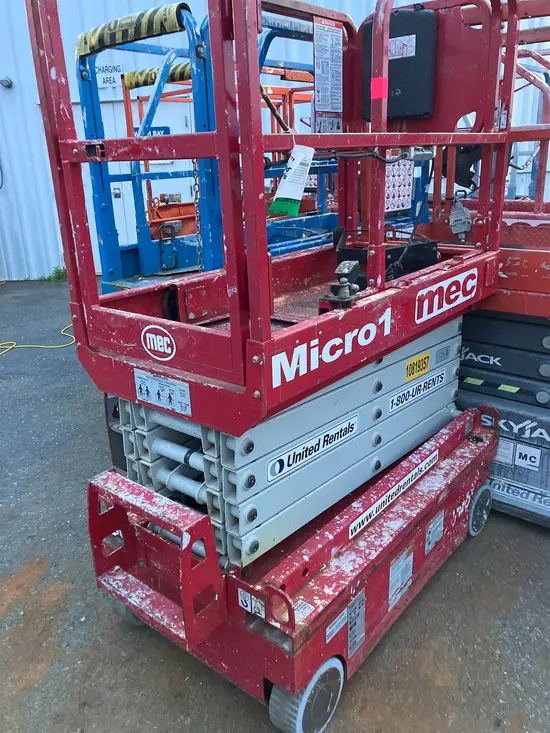 2018 MEC MICRO 19 Scissor Lift