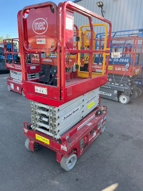 2018 MEC MICRO 19 Scissor Lift