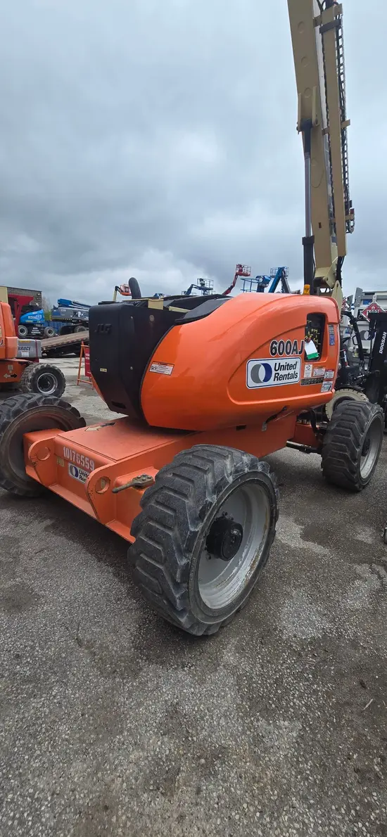 2013 JLG 600AJ Articulating Boom Lift