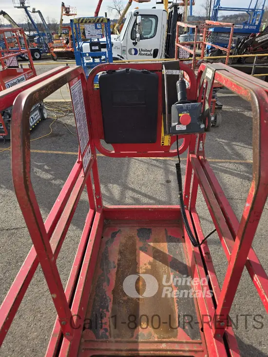 2017 MEC 1330SE Scissor Lift