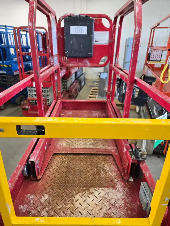 2018 MEC MICRO 19 Scissor Lift
