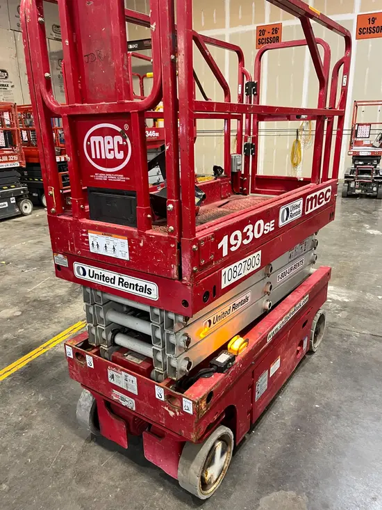 2018 MEC MICRO 19 Scissor Lift
