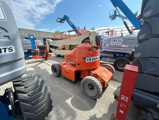 2016 JLG E450AJ Articulating Boom Lift