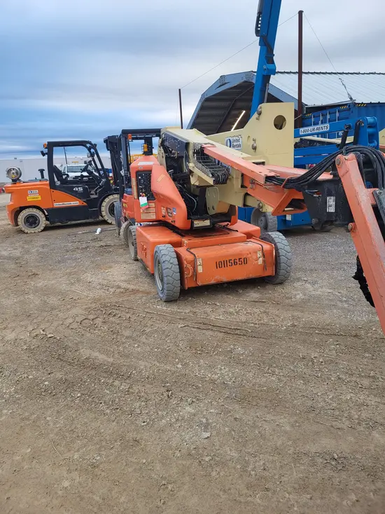 2013 JLG E400AJPN Articulating Boom Lift