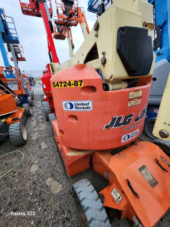 2012 JLG E400AJPN Articulating Boom Lift