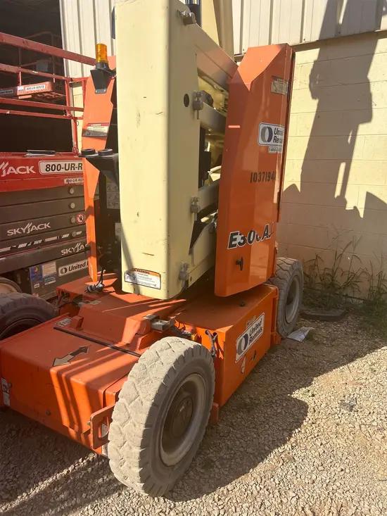 2015 JLG E300AJP Articulating Boom Lift