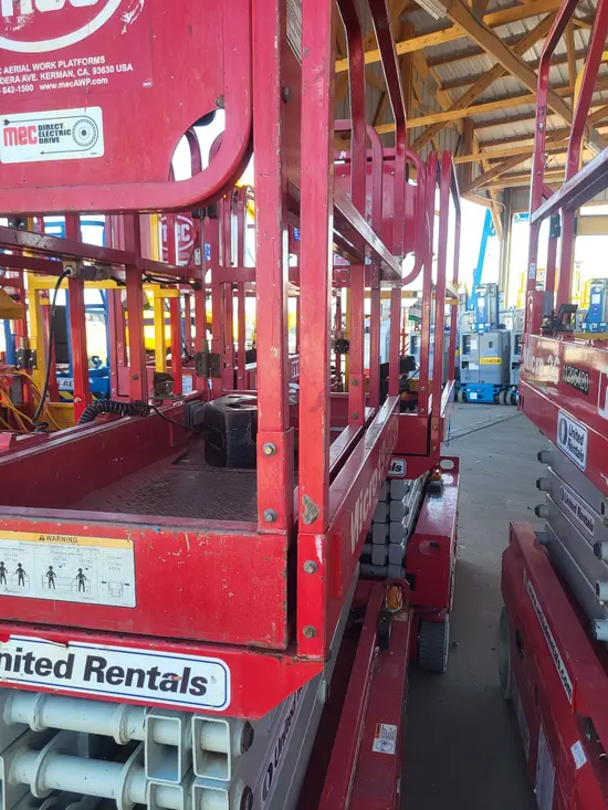 2019 MEC MICRO 19 Scissor Lift
