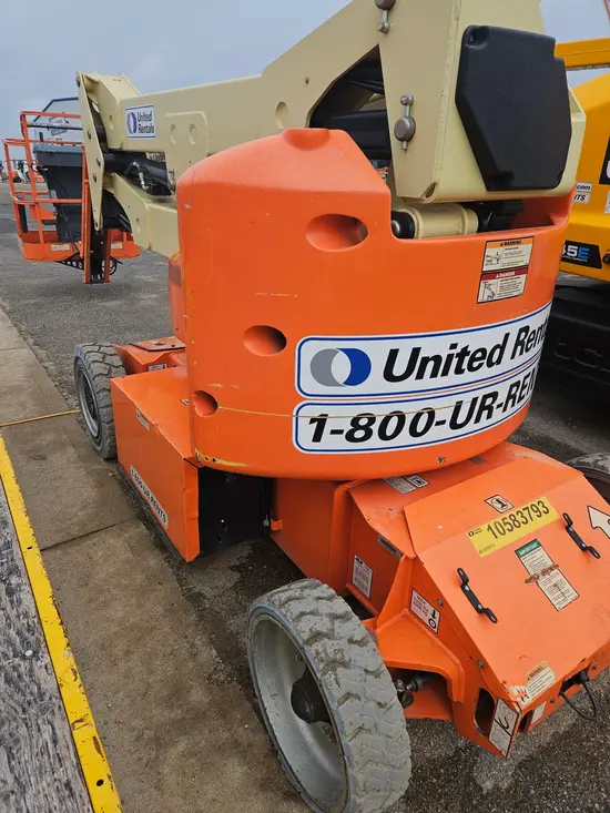 2017 JLG E400AJPN Articulating Boom Lift