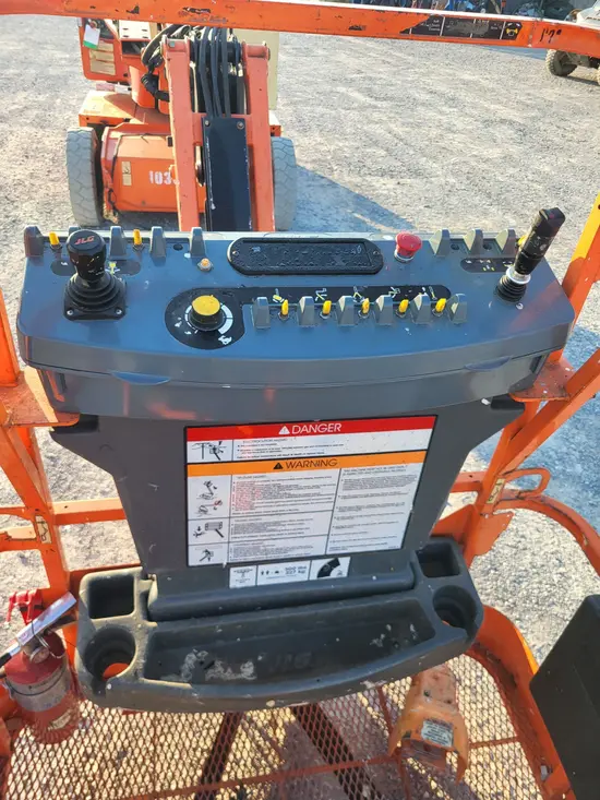 2015 JLG E400AJPN Articulating Boom Lift