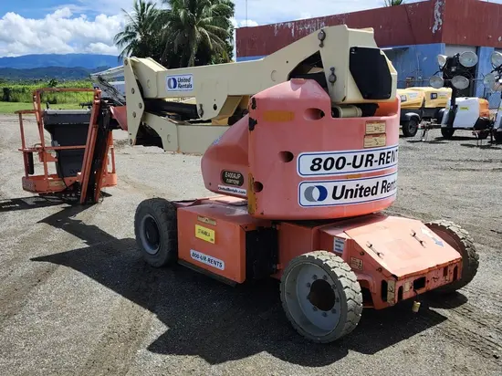 2016 JLG E400AJPN Articulating Boom Lift
