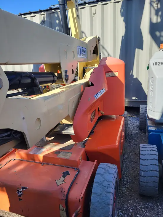 2012 JLG E400AJPN Articulating Boom Lift