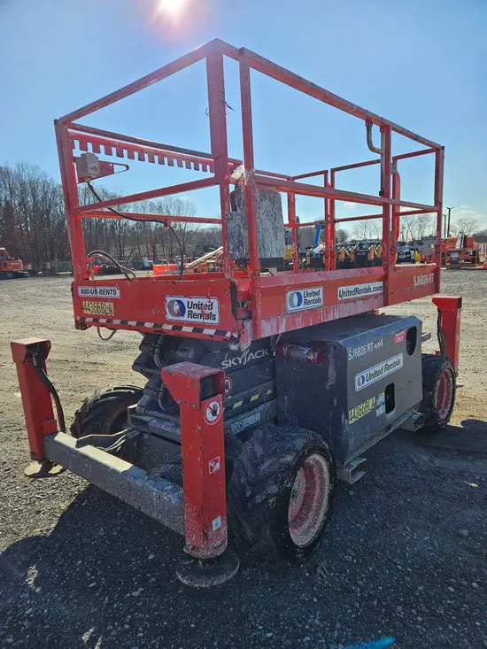2017 Skyjack SJ6826RT Rough Terrain Scissor Lift