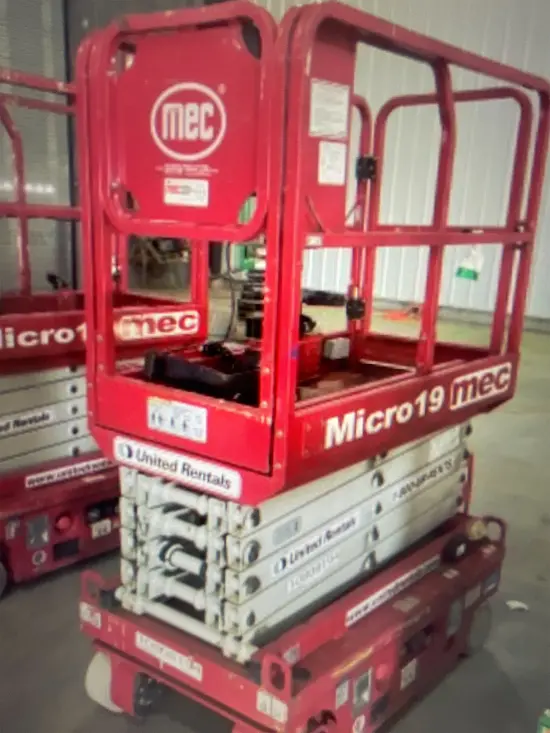 2018 MEC MICRO 19 Scissor Lift
