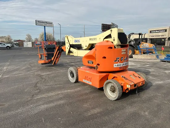 2013 JLG E400AJPN Articulating Boom Lift