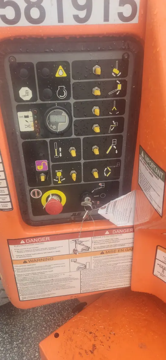 2017 JLG E400AJPN Articulating Boom Lift