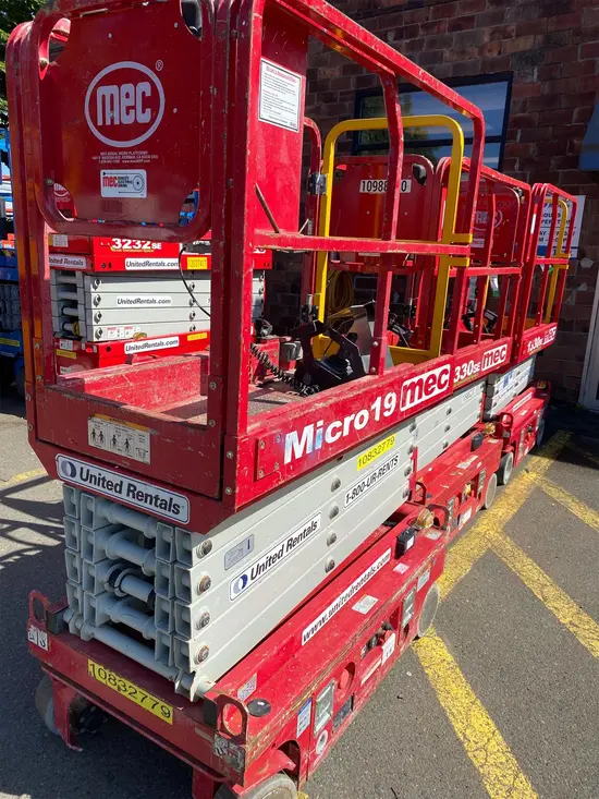 2018 MEC MICRO 19 Scissor Lift