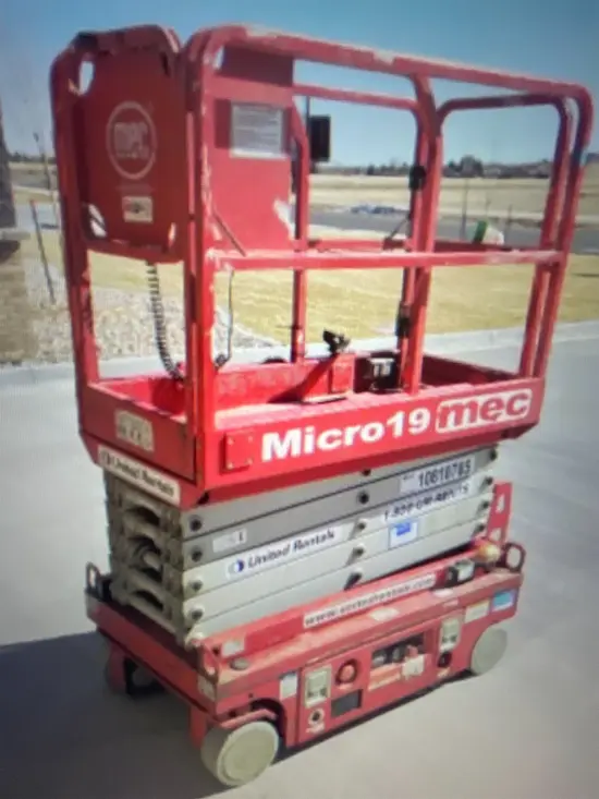 2018 MEC MICRO 19 Scissor Lift