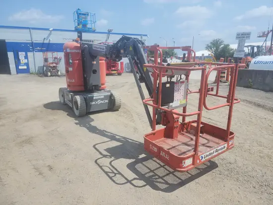 2017 Skyjack SJ30ARJE Articulating Boom Lift