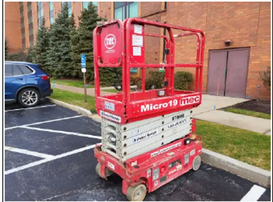 2018 MEC MICRO 19 Scissor Lift
