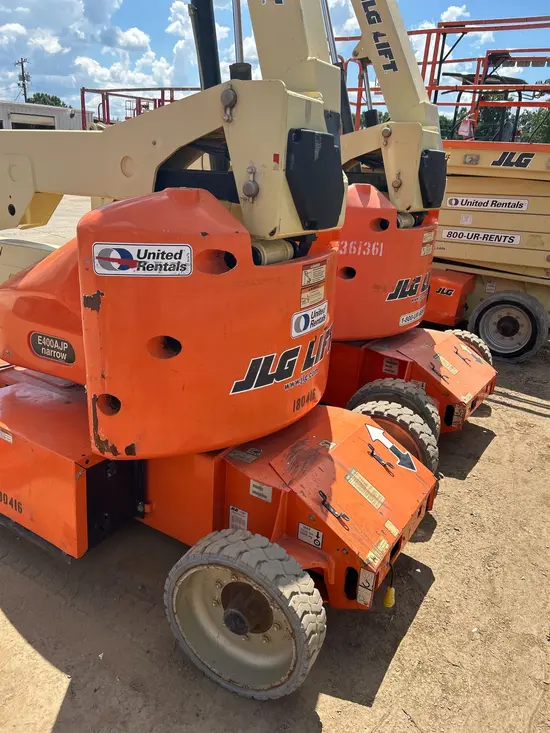 2016 JLG E400AJPN Articulating Boom Lift