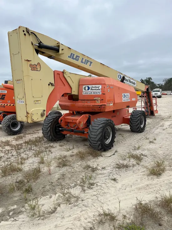 2013 JLG 800AJ Articulating Boom Lift