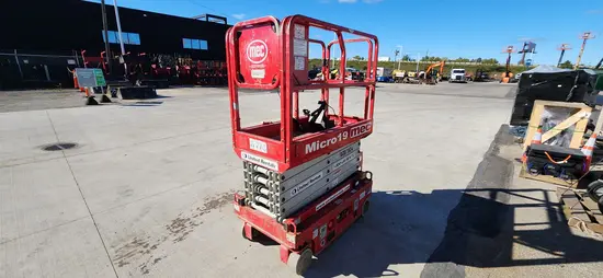 2018 MEC MICRO 19 Scissor Lift