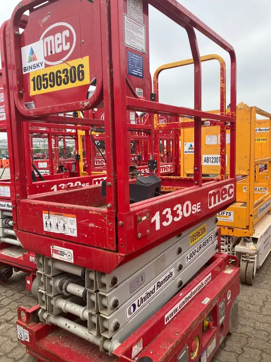 2017 MEC 1330SE Scissor Lift