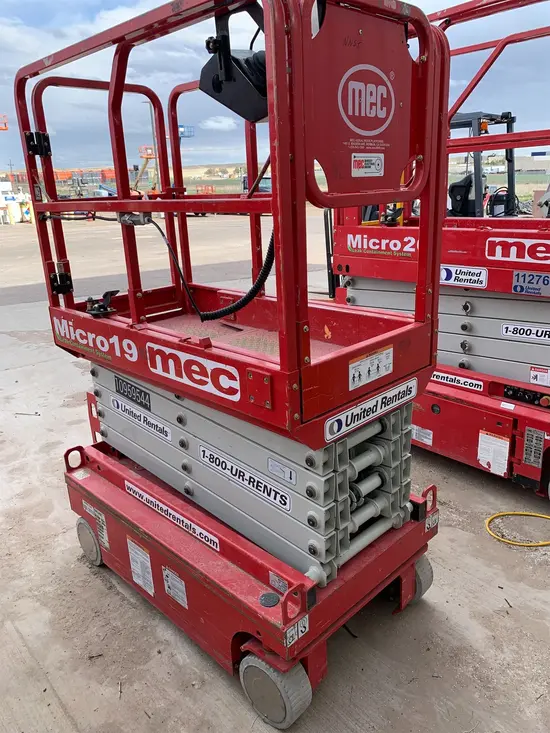 2019 MEC MICRO 19 Scissor Lift