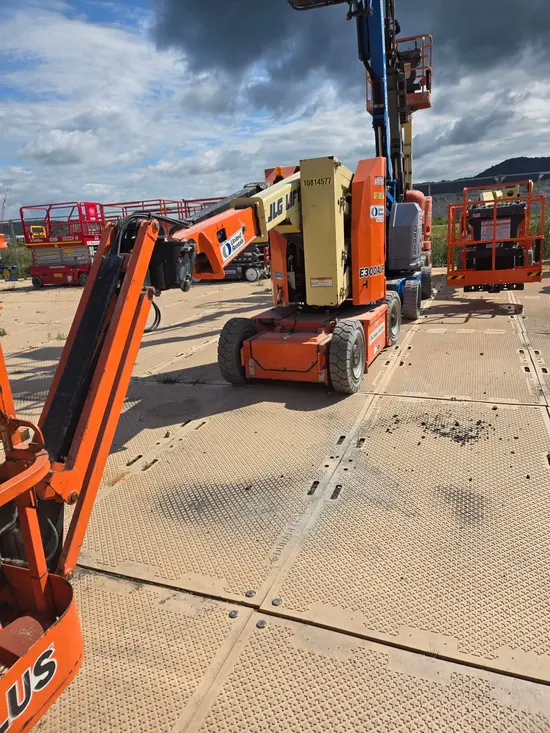 2018 JLG E300AJP Articulating Boom Lift