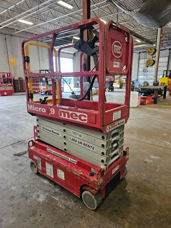 2018 MEC MICRO 19 Scissor Lift