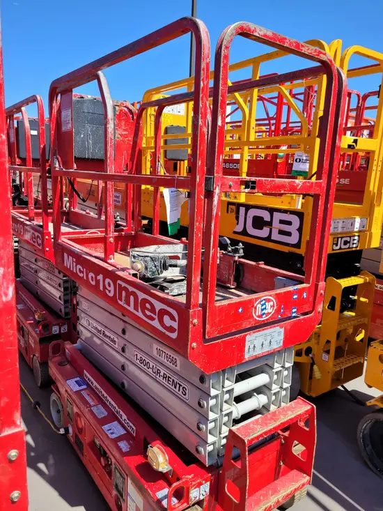 2018 MEC MICRO 19 Scissor Lift