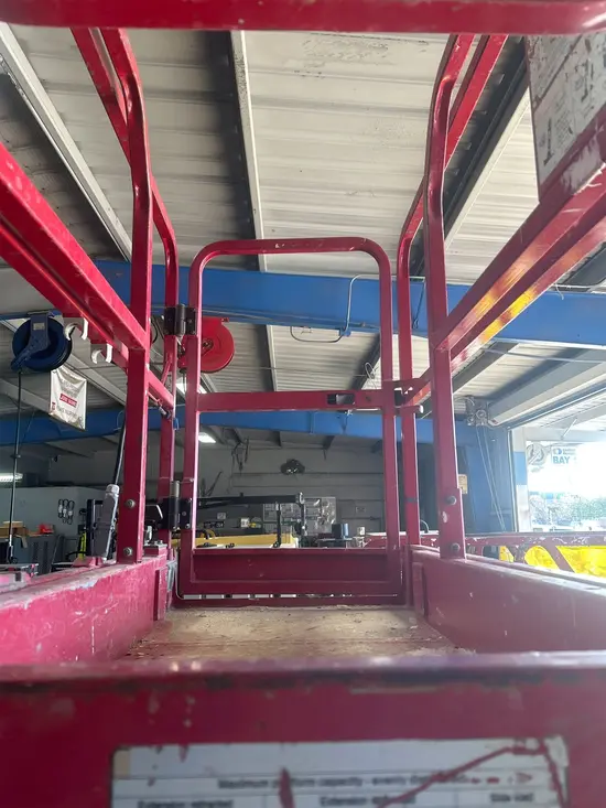 2018 MEC MICRO 19 Scissor Lift