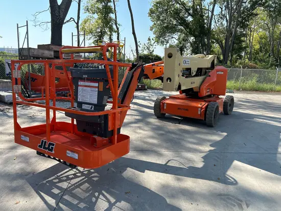 2017 JLG E450AJ Articulating Boom Lift