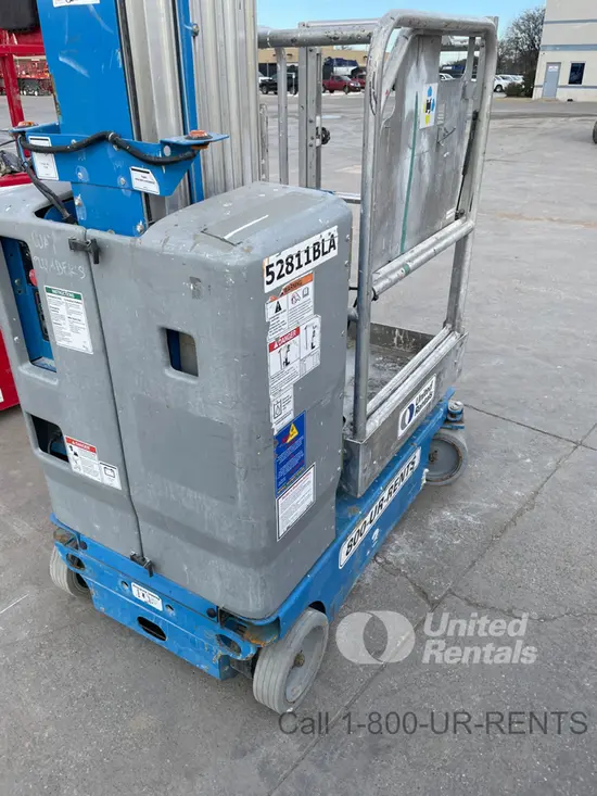2017 Genie GR-20 Self-Propelled One-Person Lift