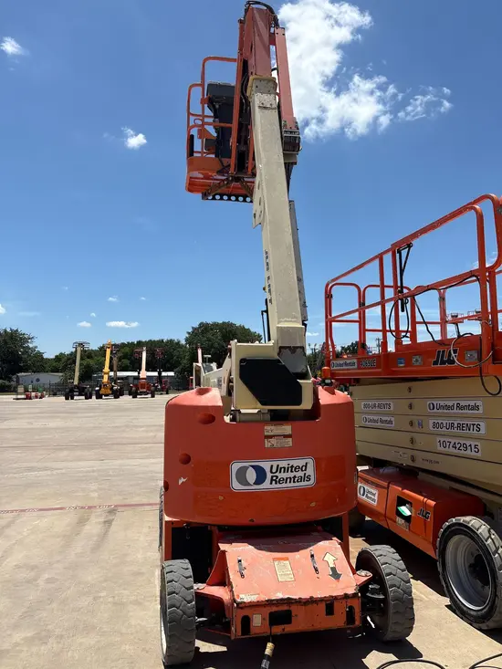 2016 JLG E400AJPN Articulating Boom Lift