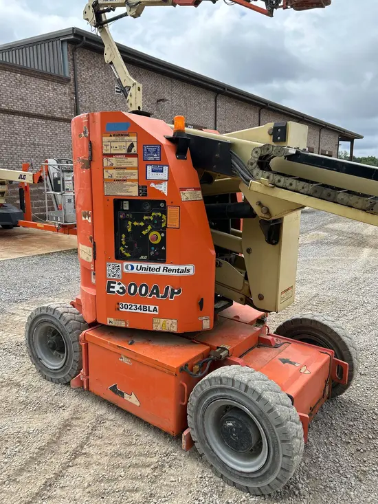 2016 JLG E300AJP Articulating Boom Lift