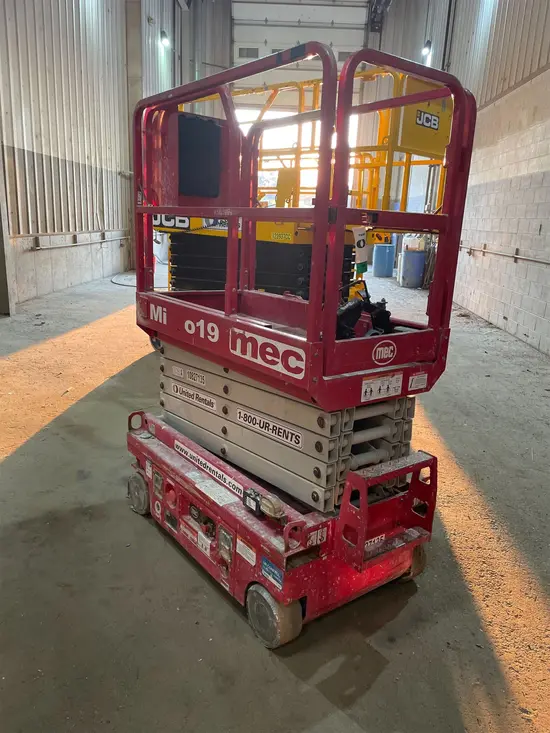 2018 MEC MICRO 19 Scissor Lift