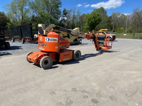2015 JLG E400AJPN Articulating Boom Lift