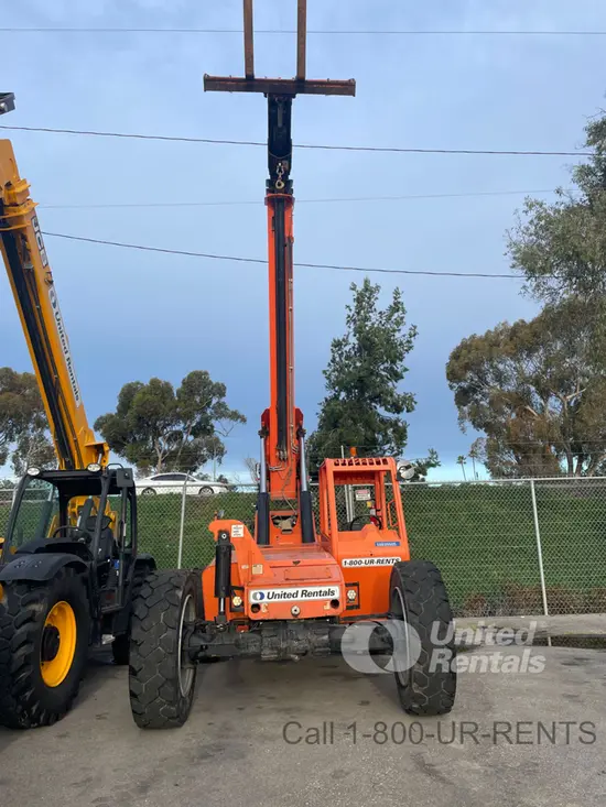 2018 SKYTRAK 8042 Forklift