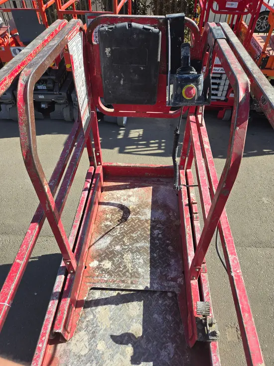 2018 MEC MICRO 19 Scissor Lift