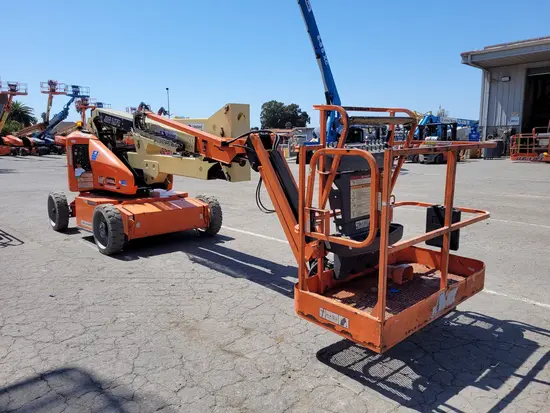 2017 JLG E450AJ Articulating Boom Lift