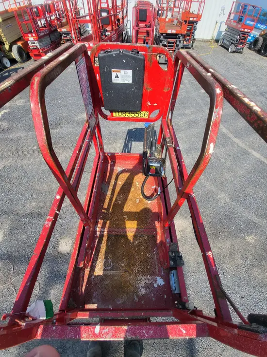 2018 MEC 1330SE Scissor Lift