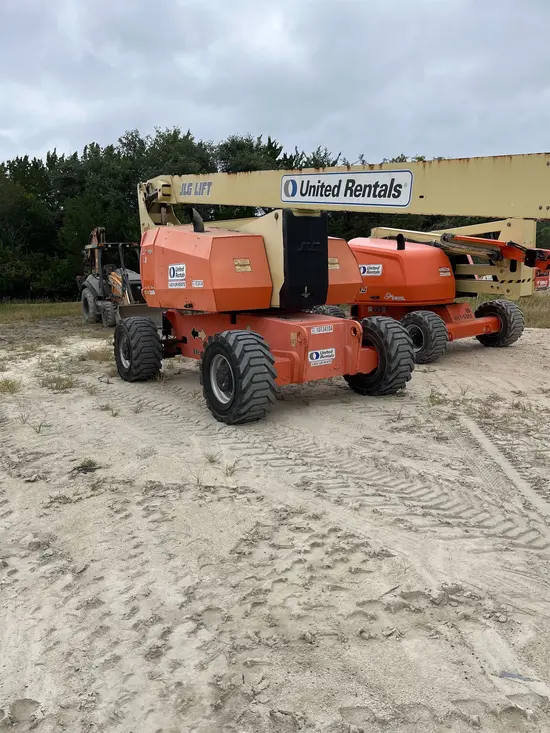 2013 JLG 800AJ Articulating Boom Lift