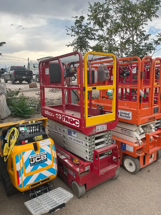 2018 MEC MICRO 19 Scissor Lift