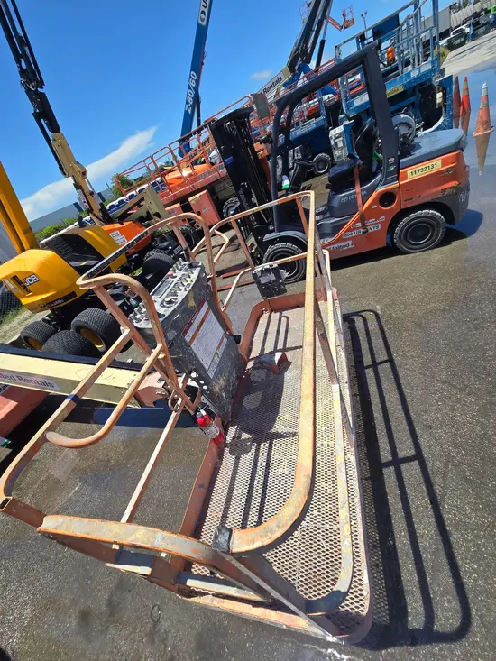2017 JLG 400S Boom Lift
