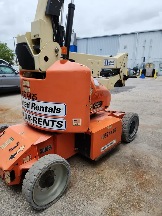 2017 JLG E400AJPN Articulating Boom Lift
