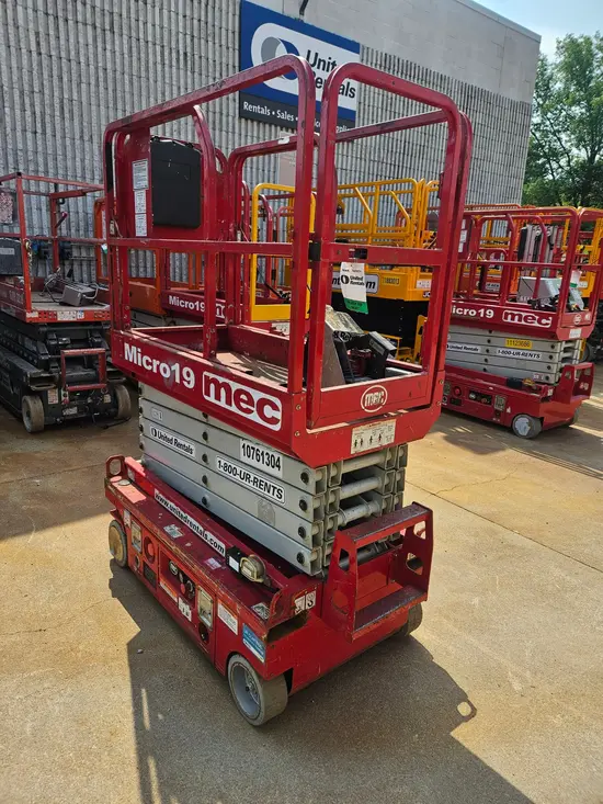 2018 MEC MICRO 19 Scissor Lift